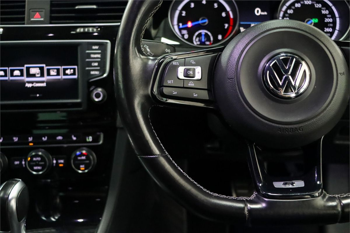 2017 Volkswagen Golf R VII