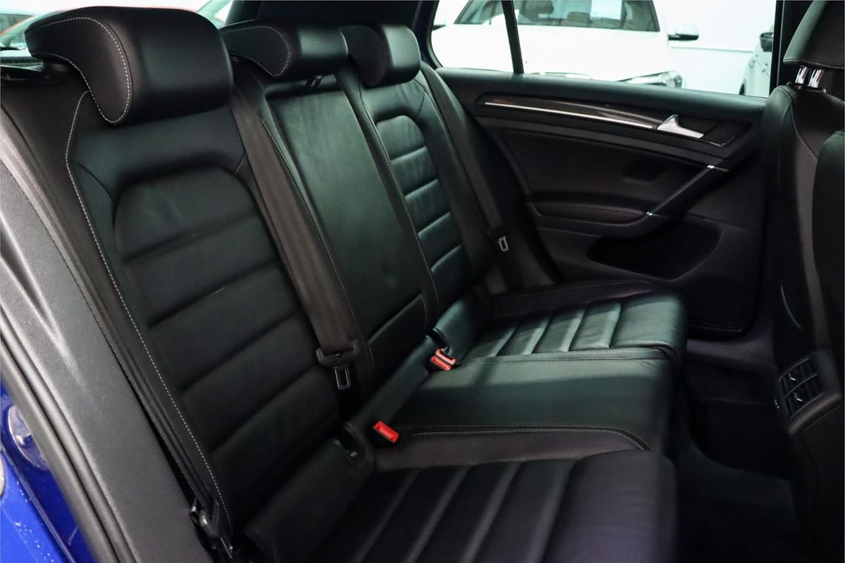 2017 Volkswagen Golf R VII