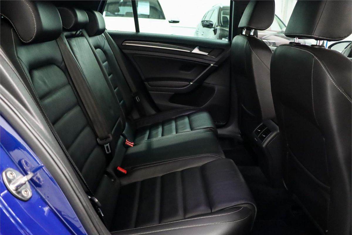 2017 Volkswagen Golf R VII