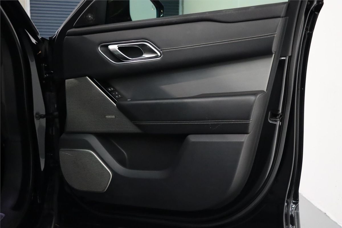 2018 Land Rover Range Rover Velar P300 R-Dynamic HSE L560