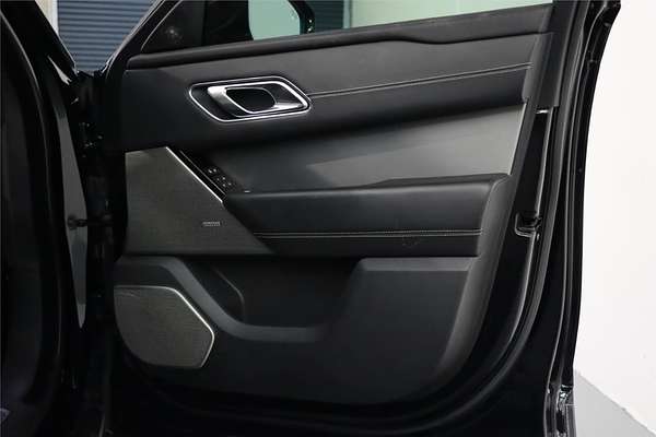 2018 Land Rover Range Rover Velar P300 R-Dynamic HSE L560