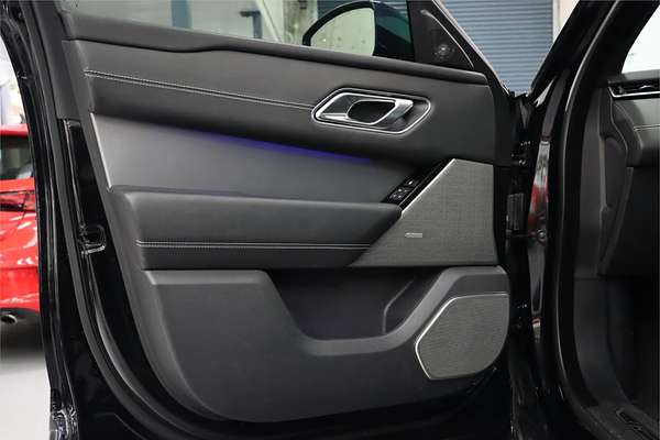 2018 Land Rover Range Rover Velar P300 R-Dynamic HSE L560