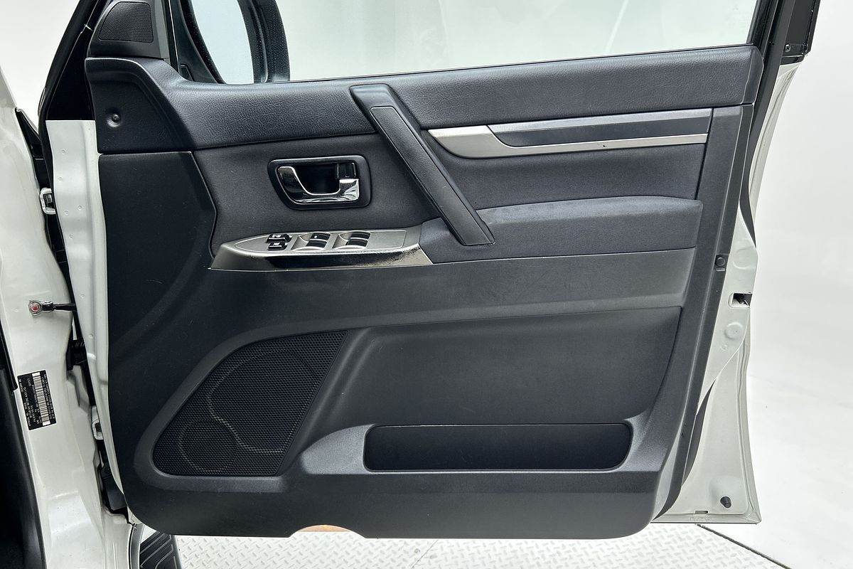 2016 Mitsubishi Pajero GLX NX