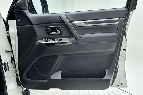 2016 Mitsubishi Pajero GLX NX