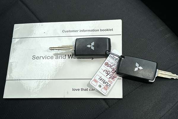 2016 Mitsubishi Pajero GLX NX