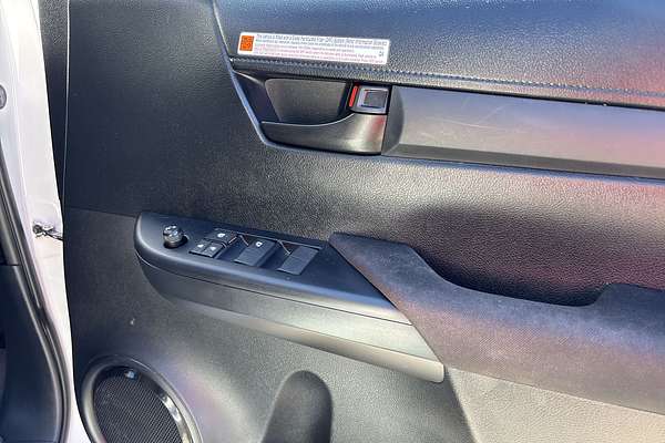 2024 Toyota Hilux SR GUN126R