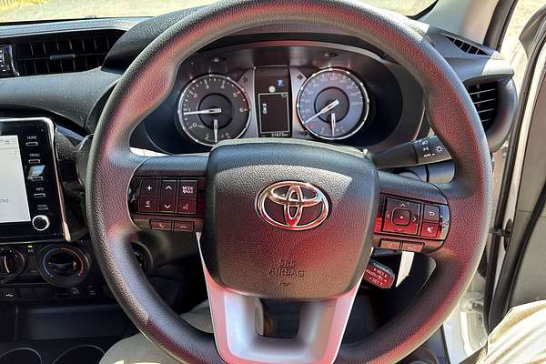 2024 Toyota Hilux SR GUN126R