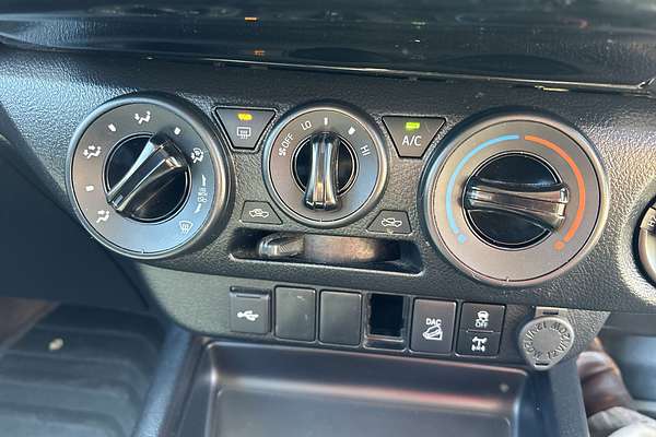 2024 Toyota Hilux SR GUN126R