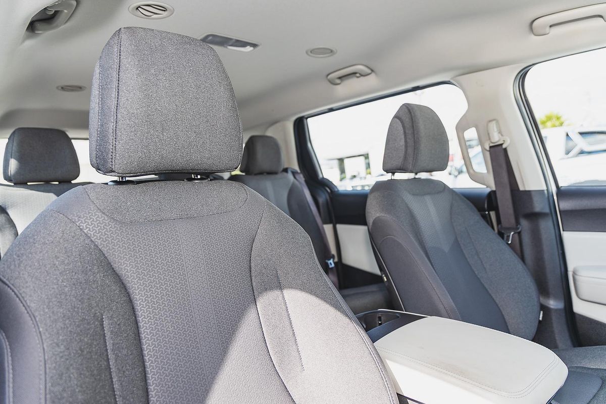 2020 Kia Carnival S KA4