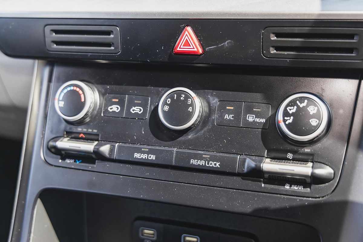 2020 Kia Carnival S KA4