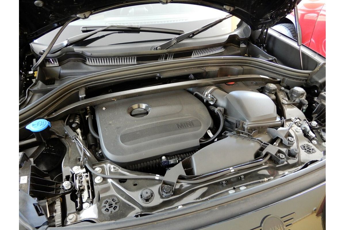 2024 MINI Countryman JCW Favoured U25