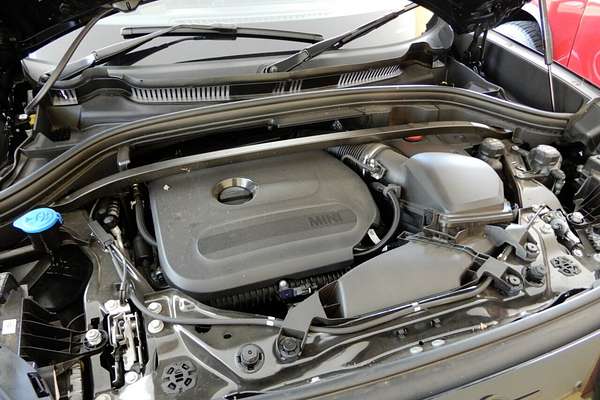 2024 MINI Countryman JCW Favoured U25