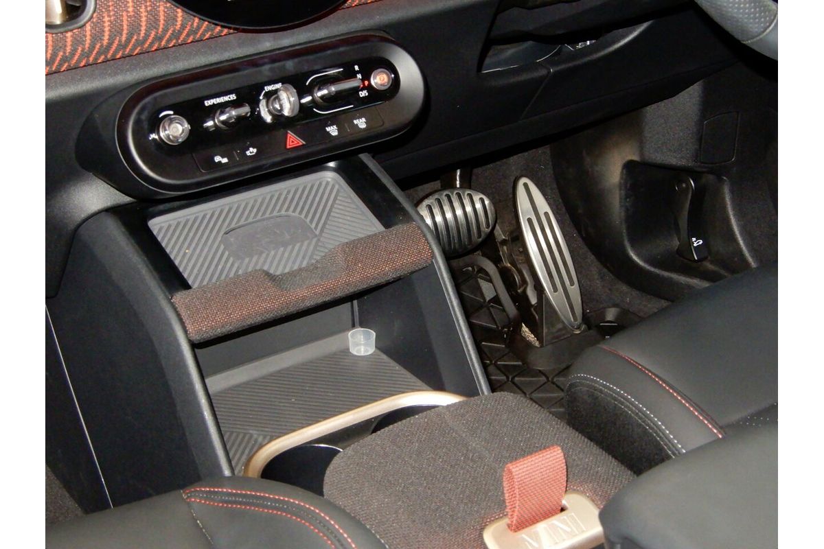 2024 MINI Countryman JCW Favoured U25