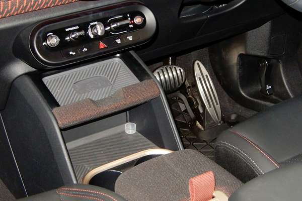 2024 MINI Countryman JCW Favoured U25