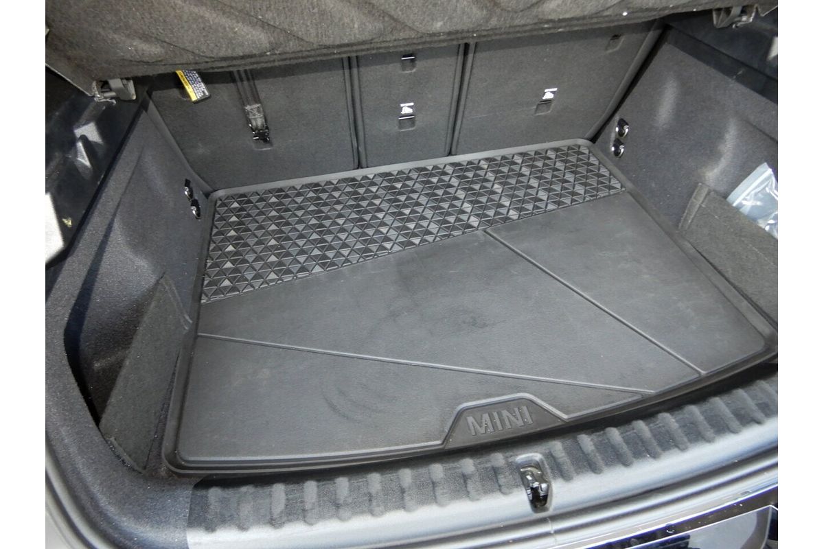 2024 MINI Countryman JCW Favoured U25