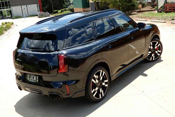 2024 MINI Countryman JCW Favoured U25