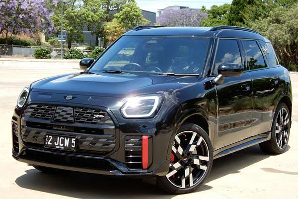 2024 MINI Countryman JCW Favoured U25