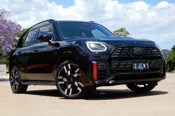 2024 MINI Countryman JCW Favoured U25