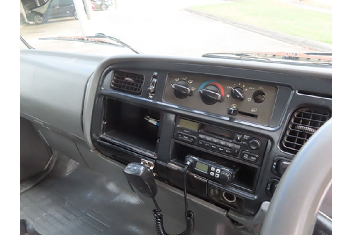 2004 Mitsubishi Canter FE639C4 2.0 4x2 SWB