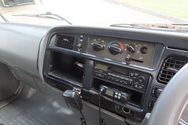 2004 Mitsubishi Canter FE639C4 2.0 4x2 SWB