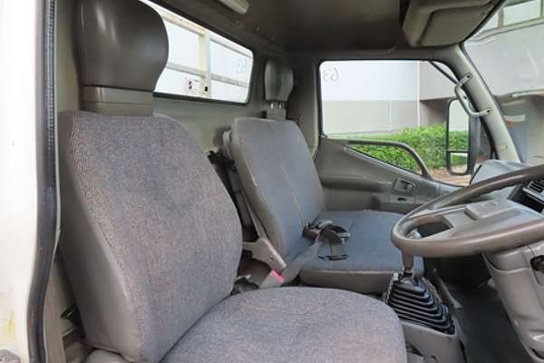 2004 Mitsubishi Canter FE639C4 2.0 4x2 SWB