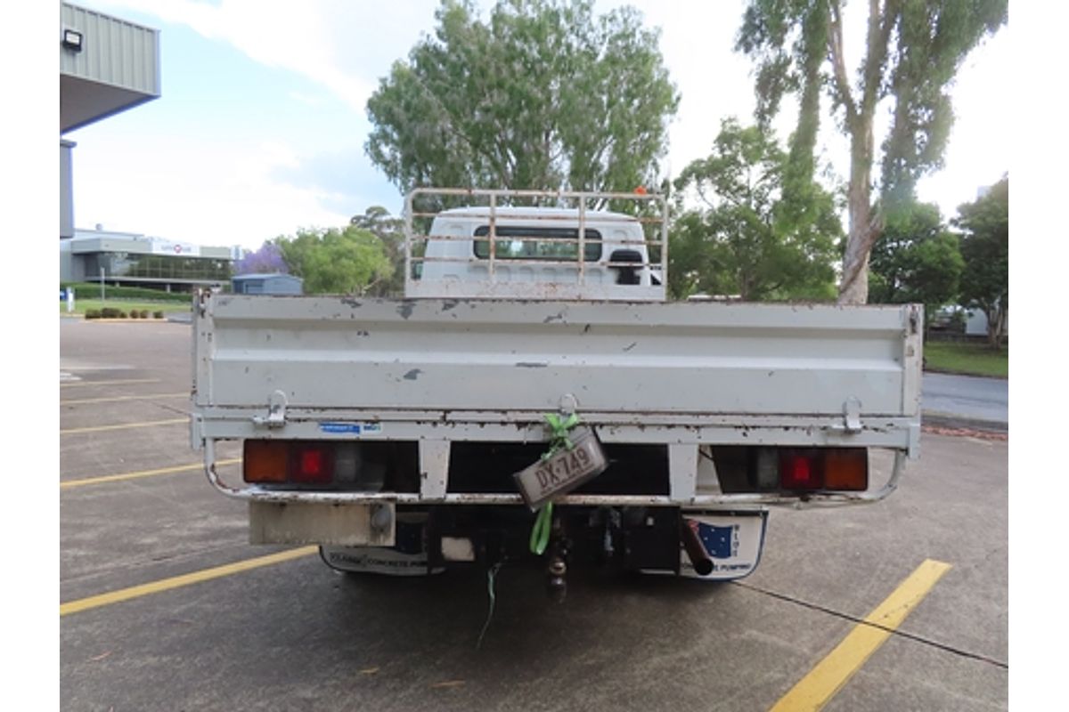 2004 Mitsubishi Canter FE639C4 2.0 4x2 SWB