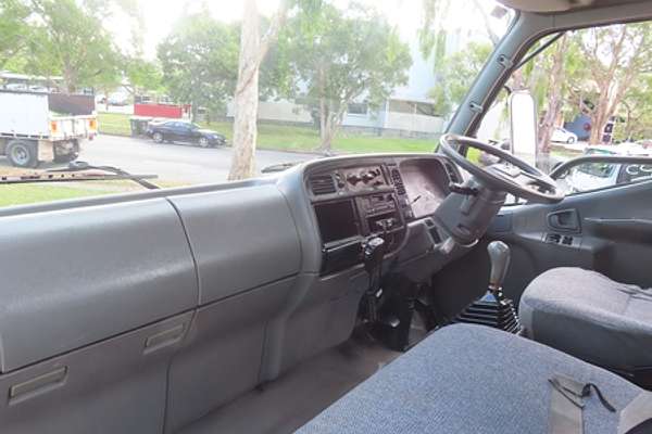 2004 Mitsubishi Canter FE639C4 2.0 4x2 SWB