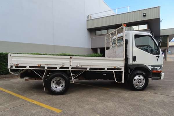 2004 Mitsubishi Canter FE639C4 2.0 4x2 SWB