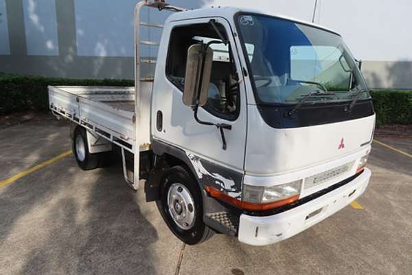 2004 Mitsubishi Canter FE639C4 2.0 4x2 SWB