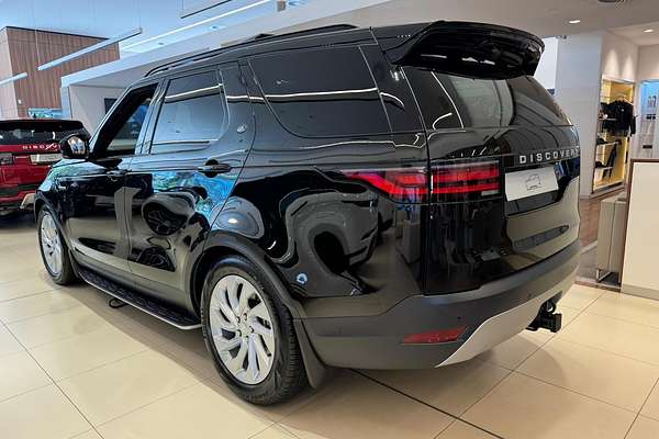 2025 Land Rover Discovery D350 S Series 5