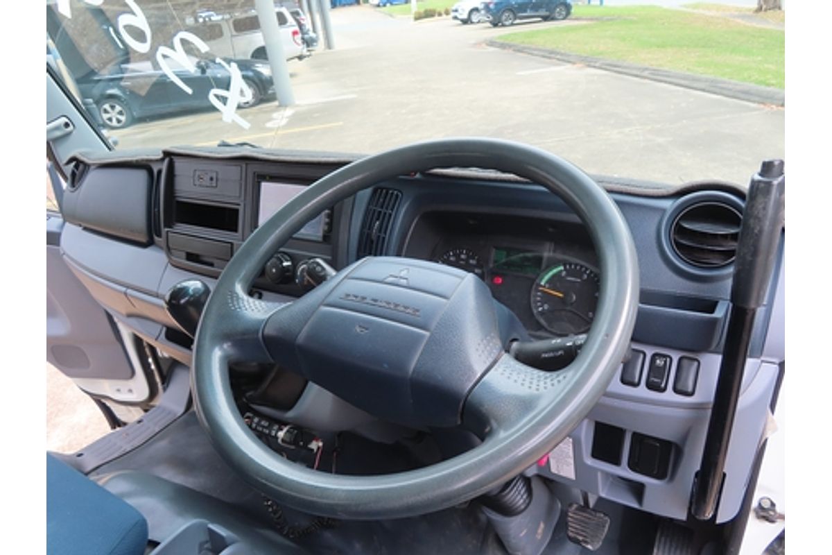 2015 Fuso Canter 515 SWB