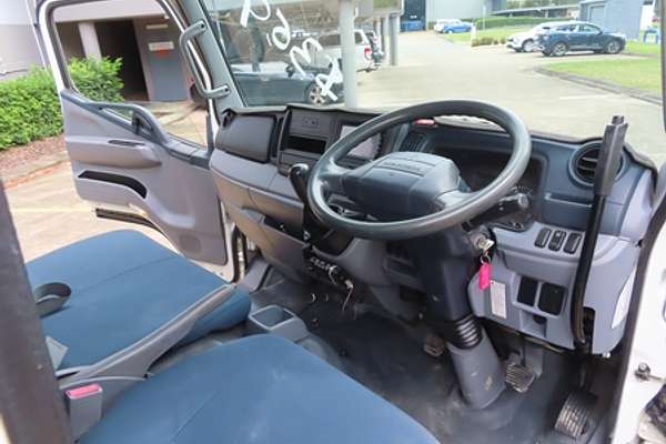 2015 Fuso Canter 515 SWB
