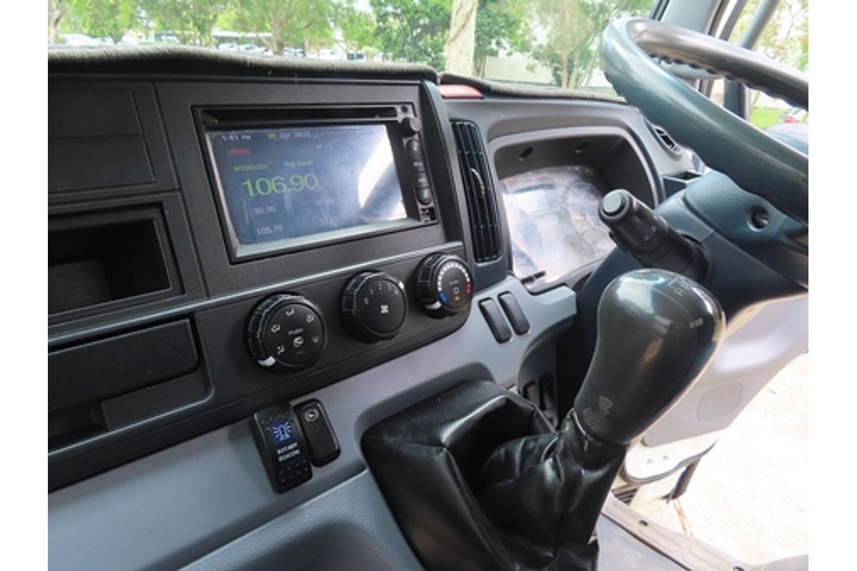 2015 Fuso Canter 515 SWB