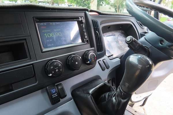 2015 Fuso Canter 515 SWB