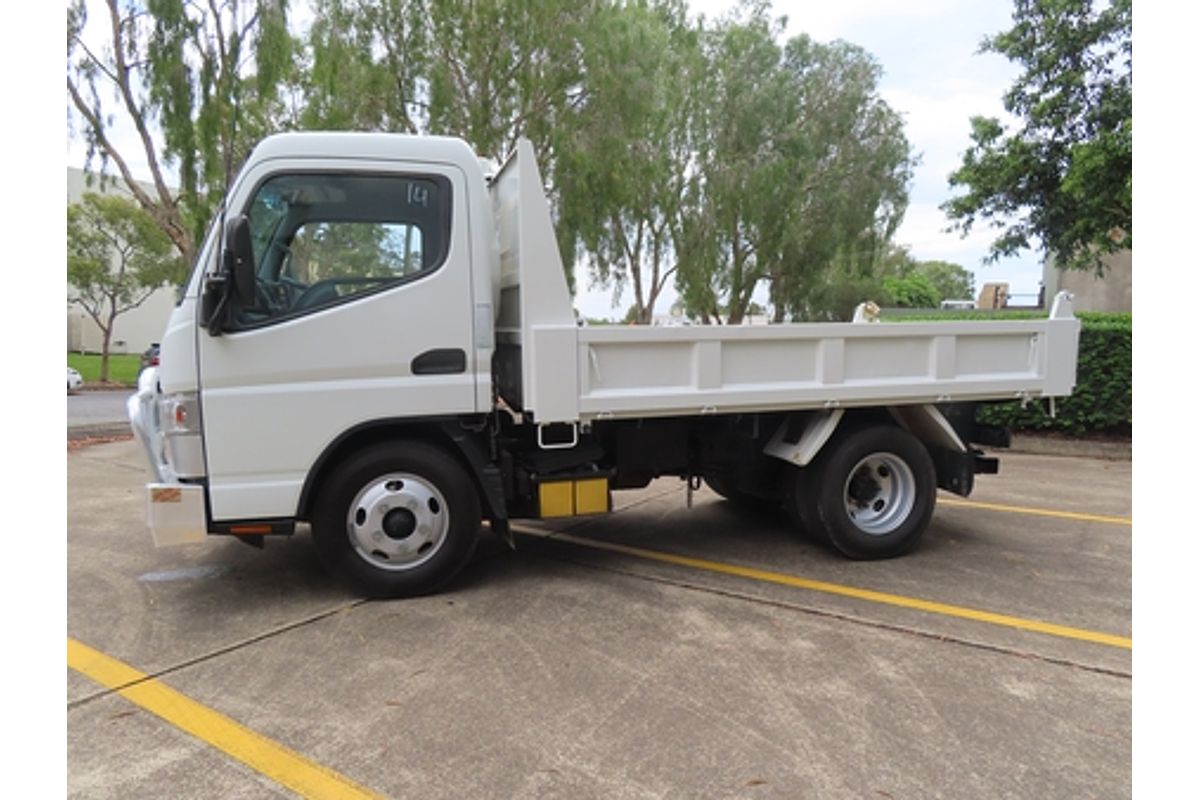 2015 Fuso Canter 515 SWB