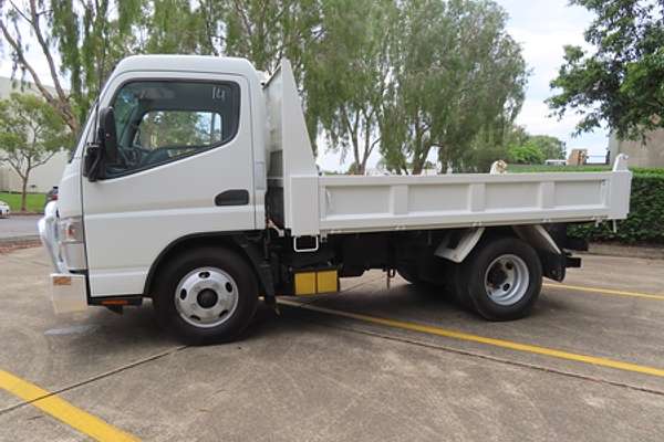 2015 Fuso Canter 515 SWB