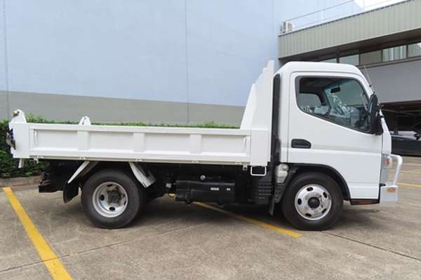 2015 Fuso Canter 515 SWB