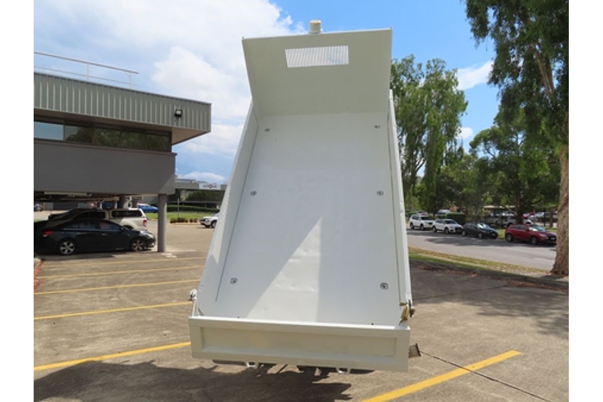 2015 Fuso Canter 515 SWB