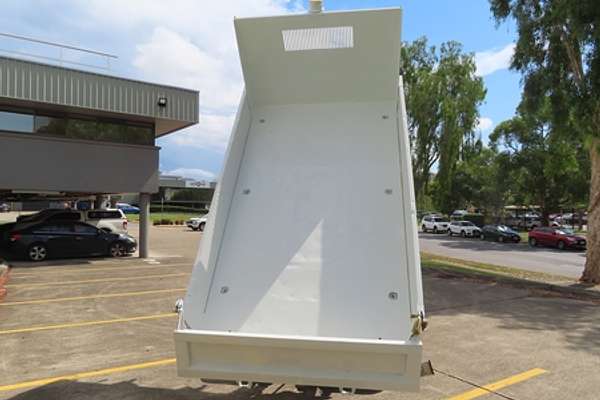 2015 Fuso Canter 515 SWB