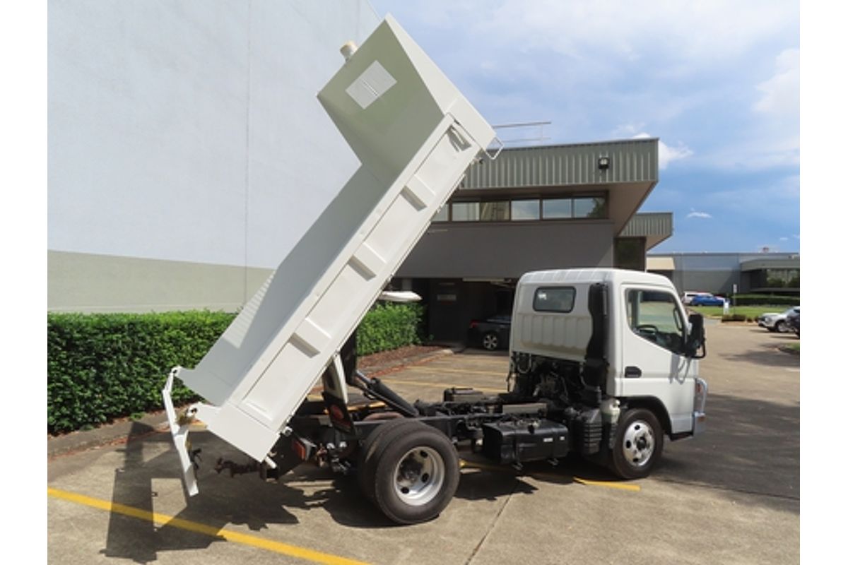 2015 Fuso Canter 515 SWB