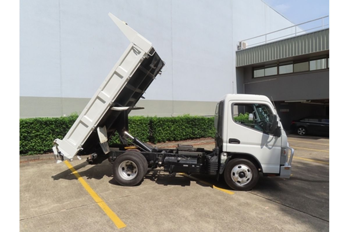 2015 Fuso Canter 515 SWB