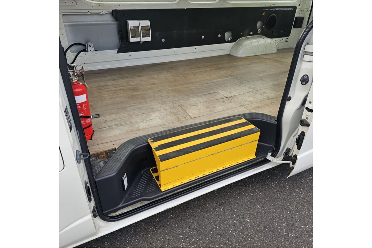 2012 Toyota Hiace TRH201R LWB