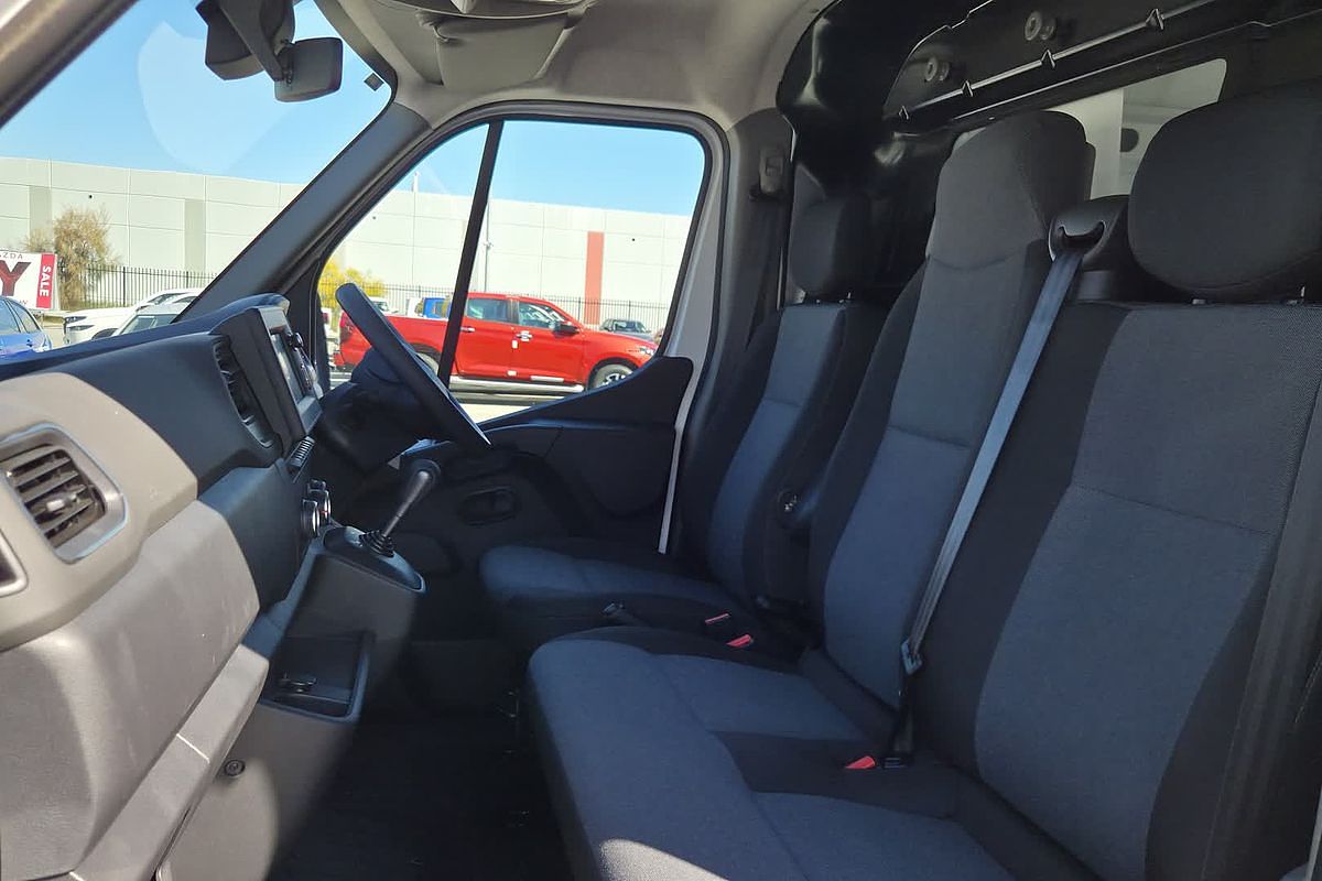 2025 Renault Master Pro 110kW X62 Phase 2 LWB Mid Roof