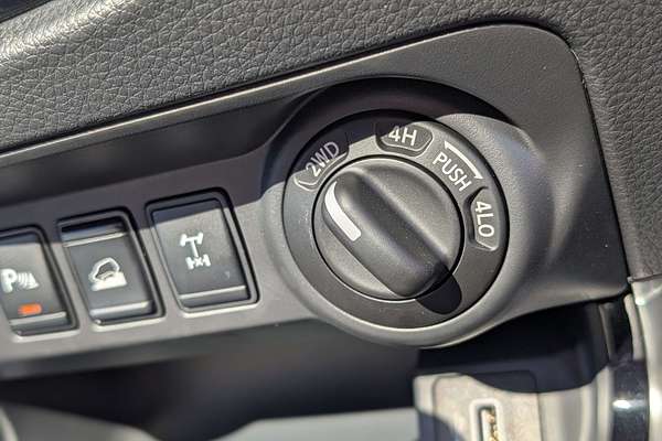 2025 Nissan Navara ST-X D23 4X4