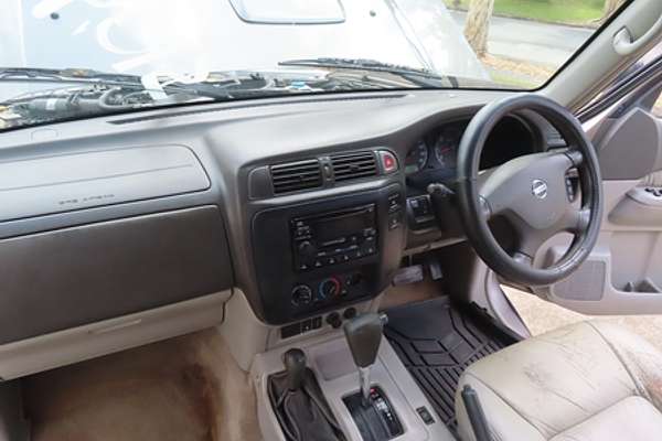 2004 Nissan Patrol ST-L GU IV