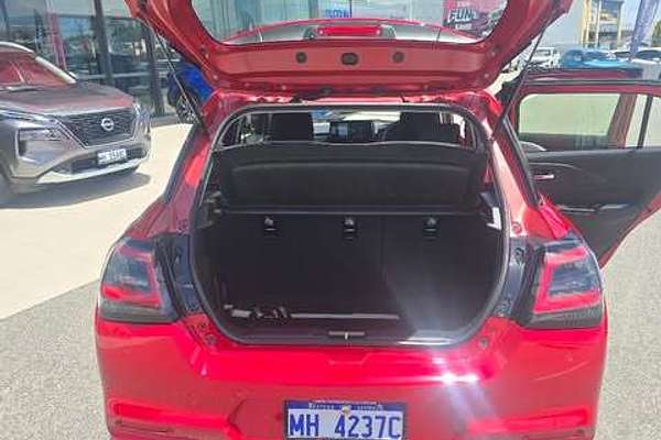 2025 Suzuki Swift Hybrid UZ