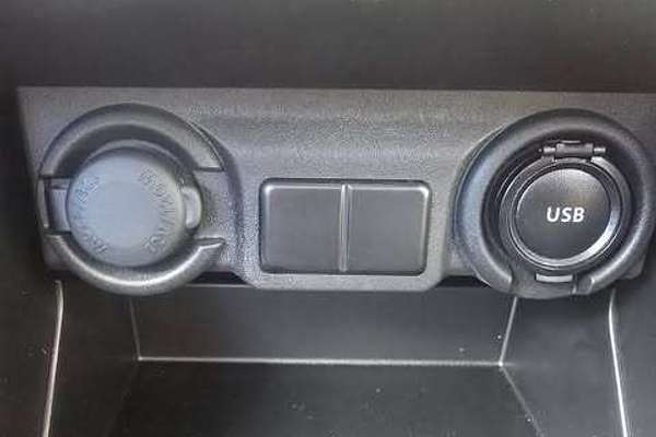 2025 Suzuki Swift Hybrid UZ