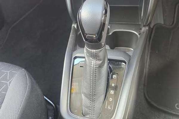 2025 Suzuki Swift Hybrid UZ