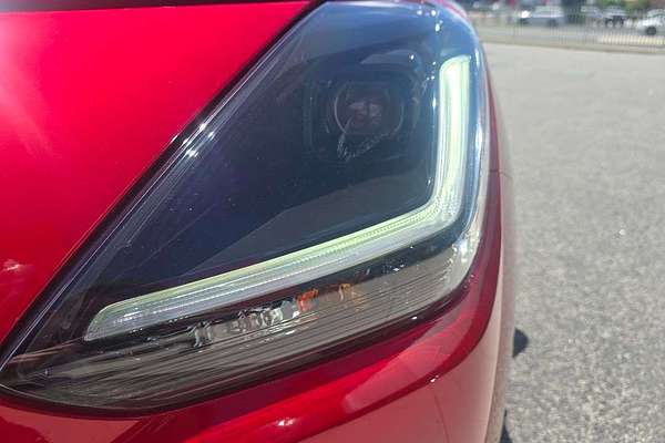 2025 Suzuki Swift Hybrid UZ