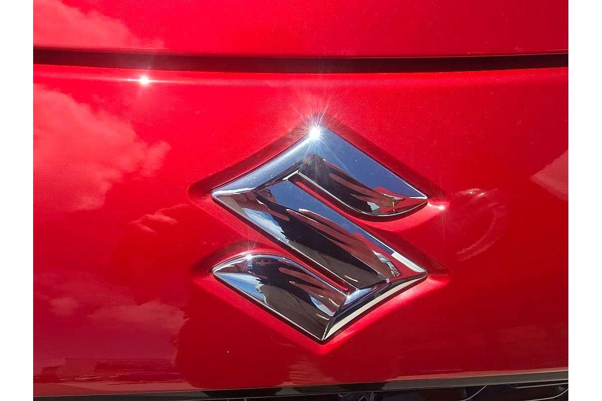 2025 Suzuki Swift Hybrid UZ